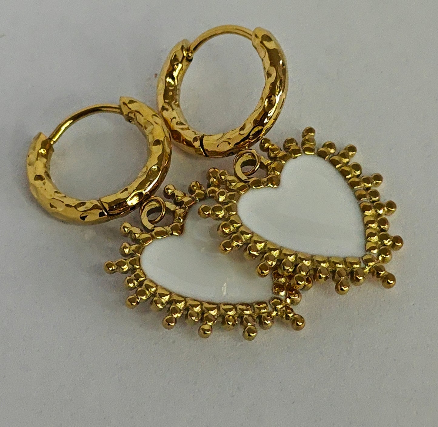 Statement "White Hearts"