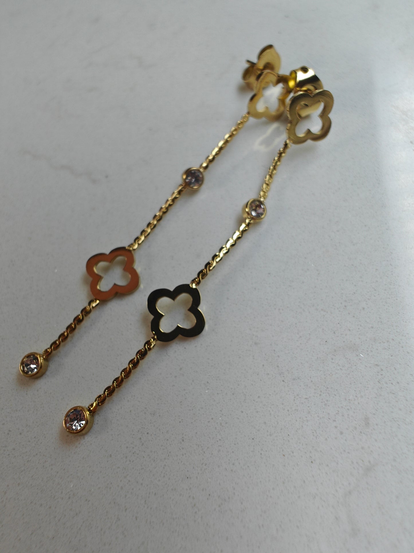 Oorbellen floating klaver